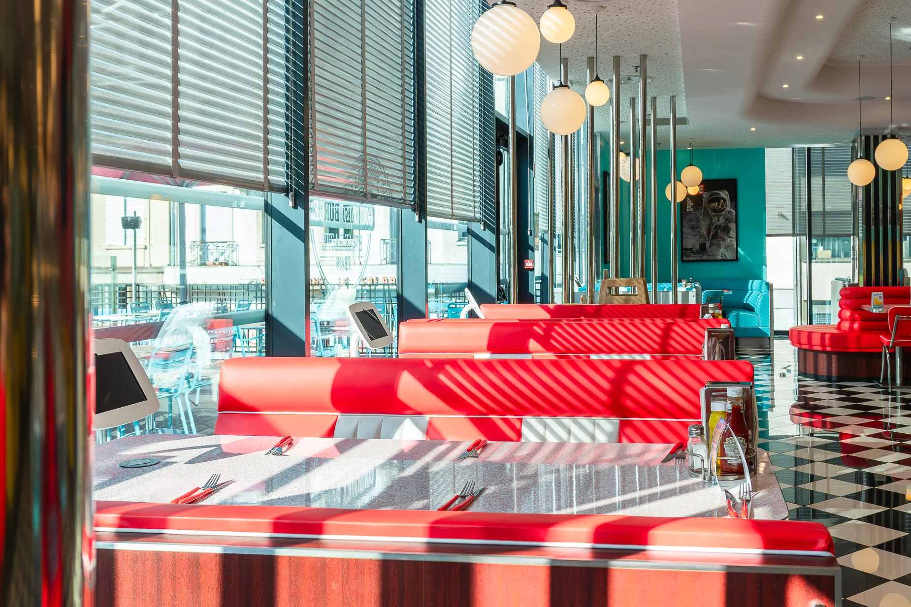 Holly's Diner